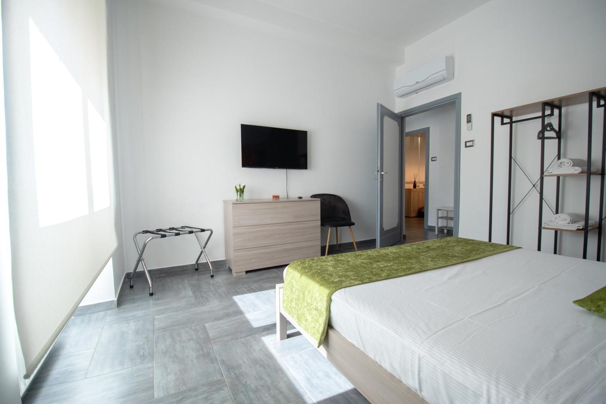 Casa Vacanze Family House Posizione Centralissima Чивитавеккья Экстерьер фото